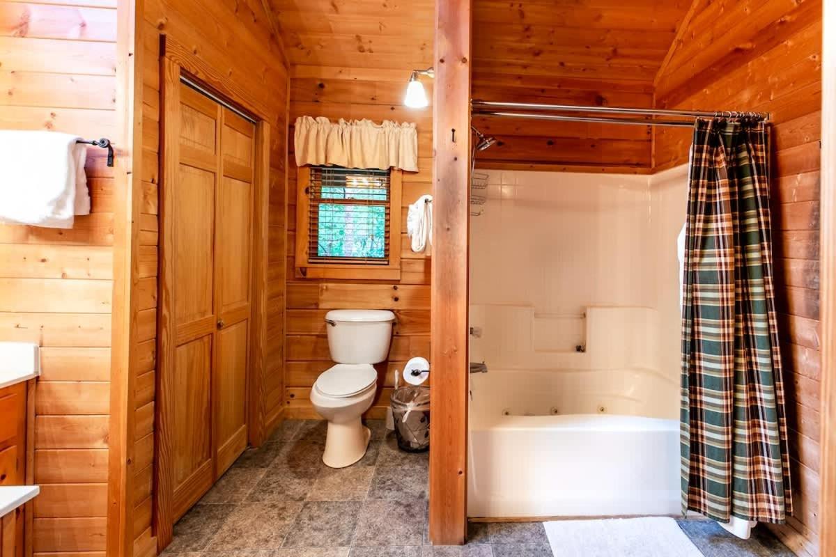 סביירוויל Nice View Fireplace, Hot Tub, Porch Bed, Private מראה חיצוני תמונה