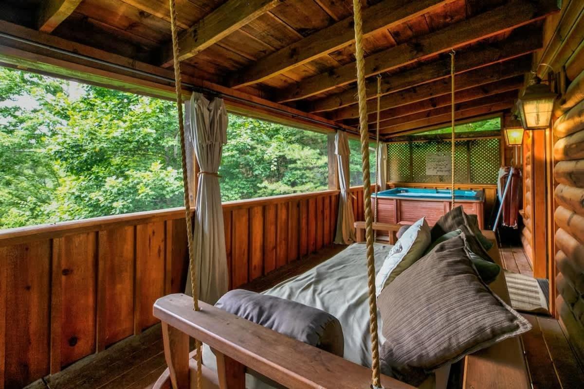 סביירוויל Nice View Fireplace, Hot Tub, Porch Bed, Private מראה חיצוני תמונה