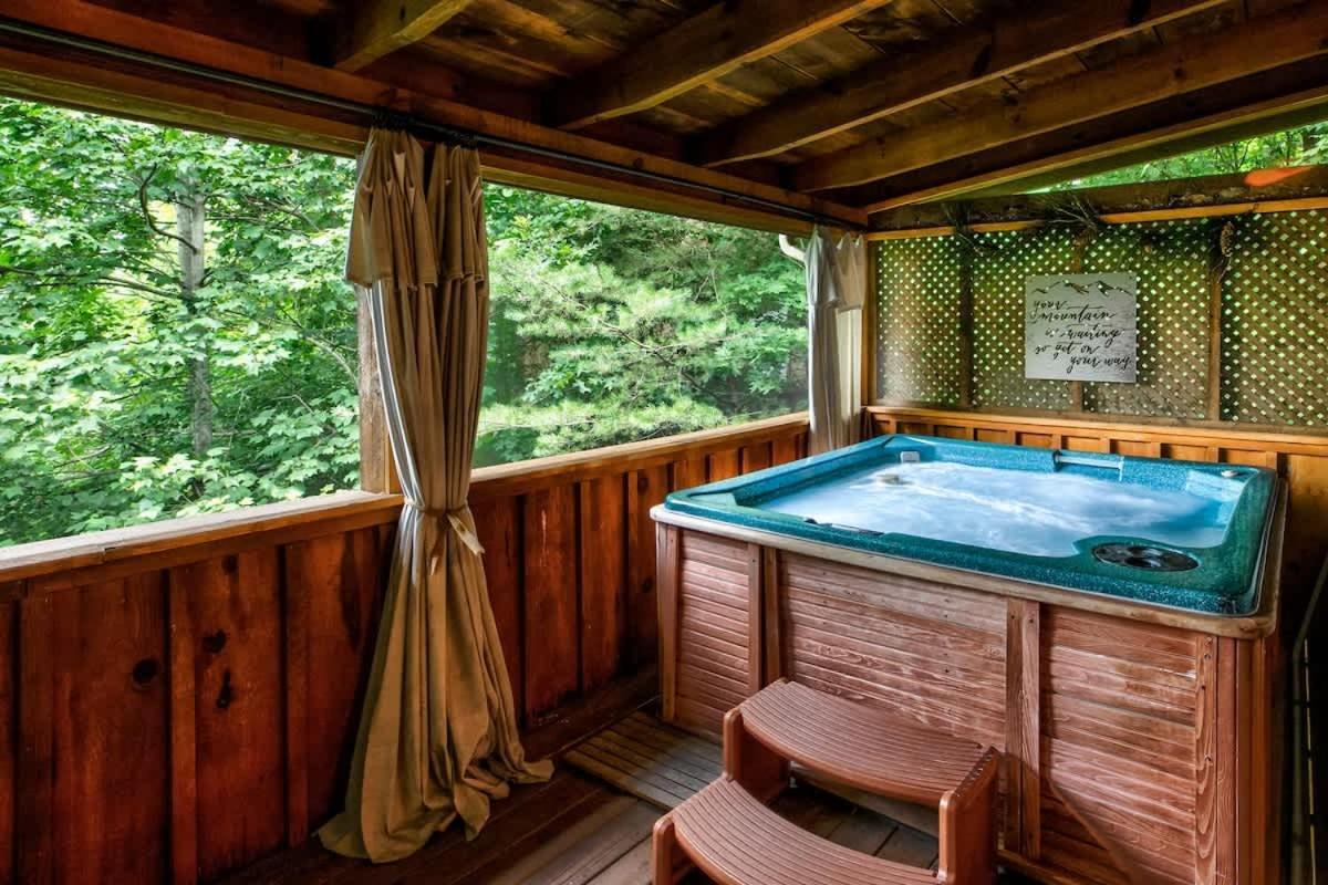סביירוויל Nice View Fireplace, Hot Tub, Porch Bed, Private מראה חיצוני תמונה